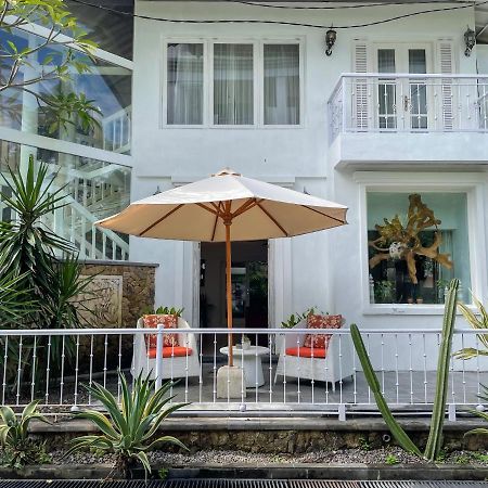 Beach House Canggu - 150M Berawa Beach Exterior foto