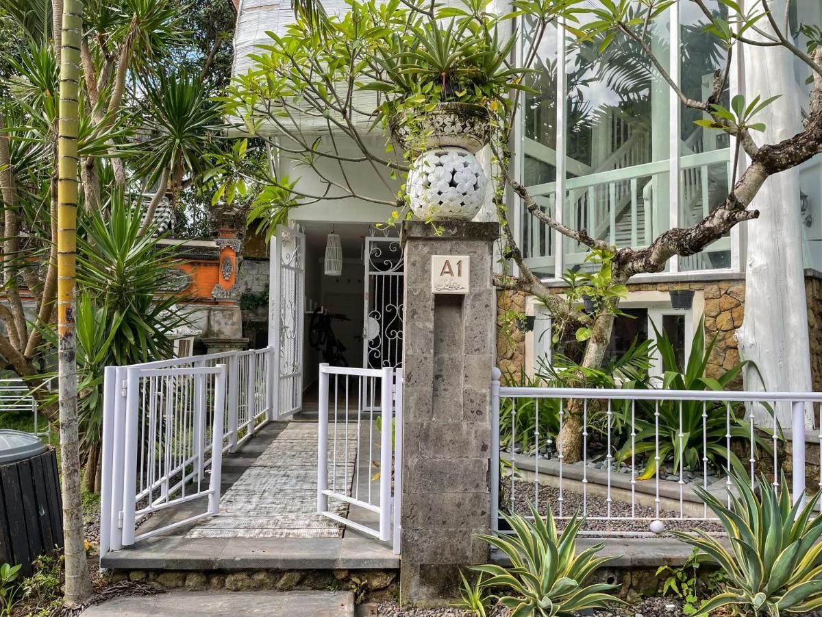 Beach House Canggu - 150M Berawa Beach Exterior foto