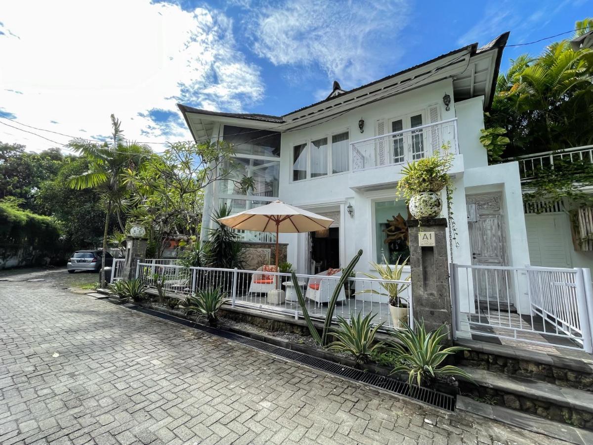 Beach House Canggu - 150M Berawa Beach Exterior foto